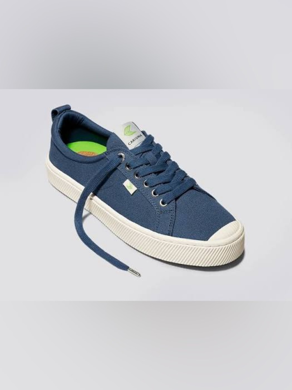 Cariuma OCA Low Shadow Blue Canvas
Sneaker